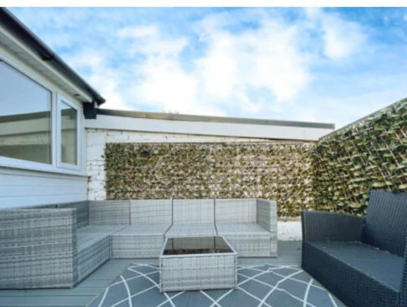 Bella Casa Villa Moffat Exterior photo